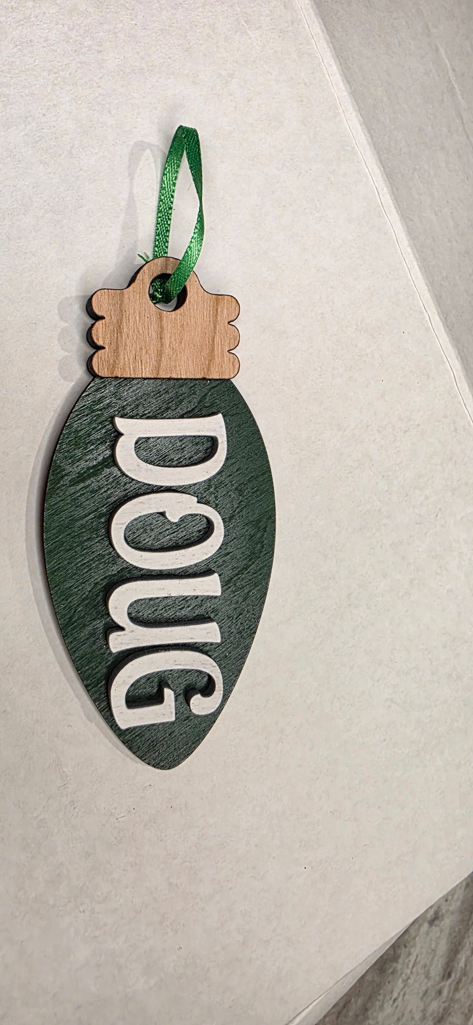 💡 Personalized Wooden Christmas Light Bulb Name Ornaments 🎄